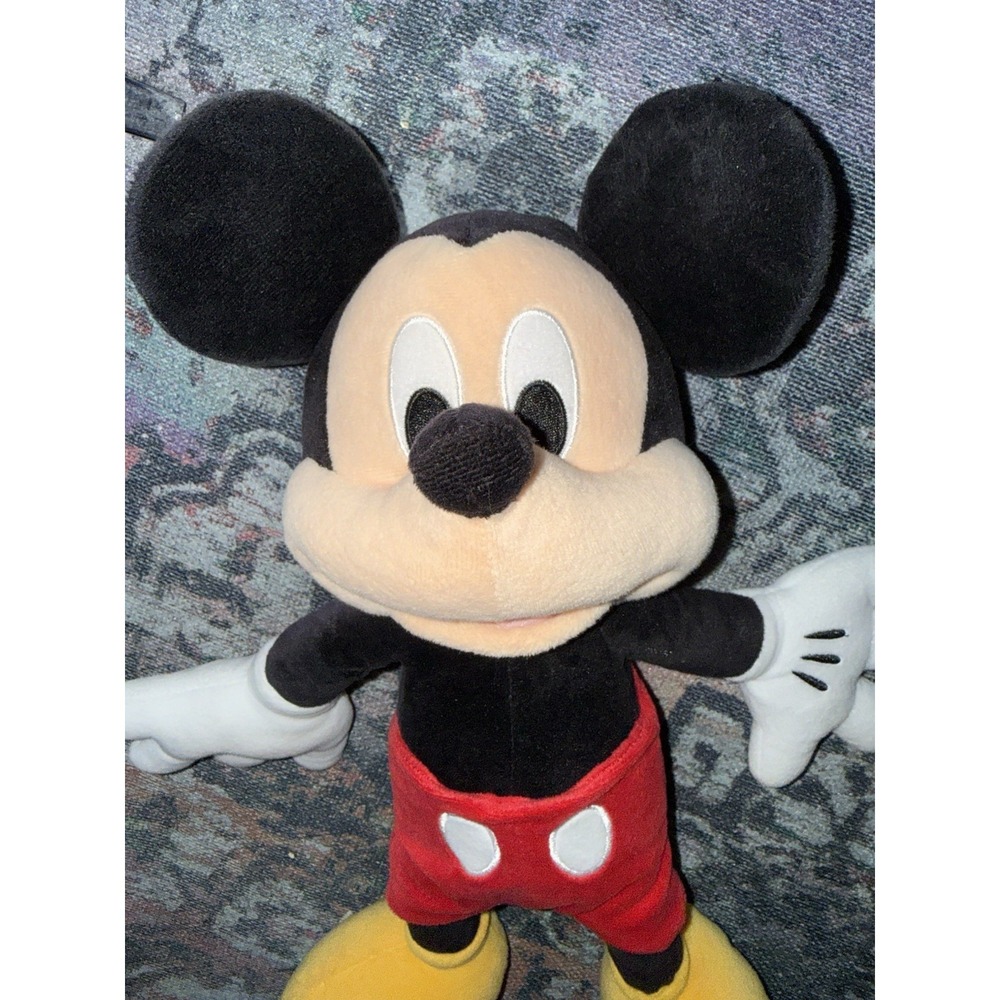 Disney Mickey Mouse & Friends‎ Mickey Mouse Medium Plush